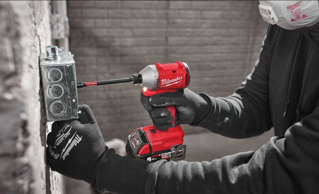 Avvitatore ad impulsi 1/4˝ Brushless M18 3 velocità con attacco esagonale 4933492843 Milwaukee