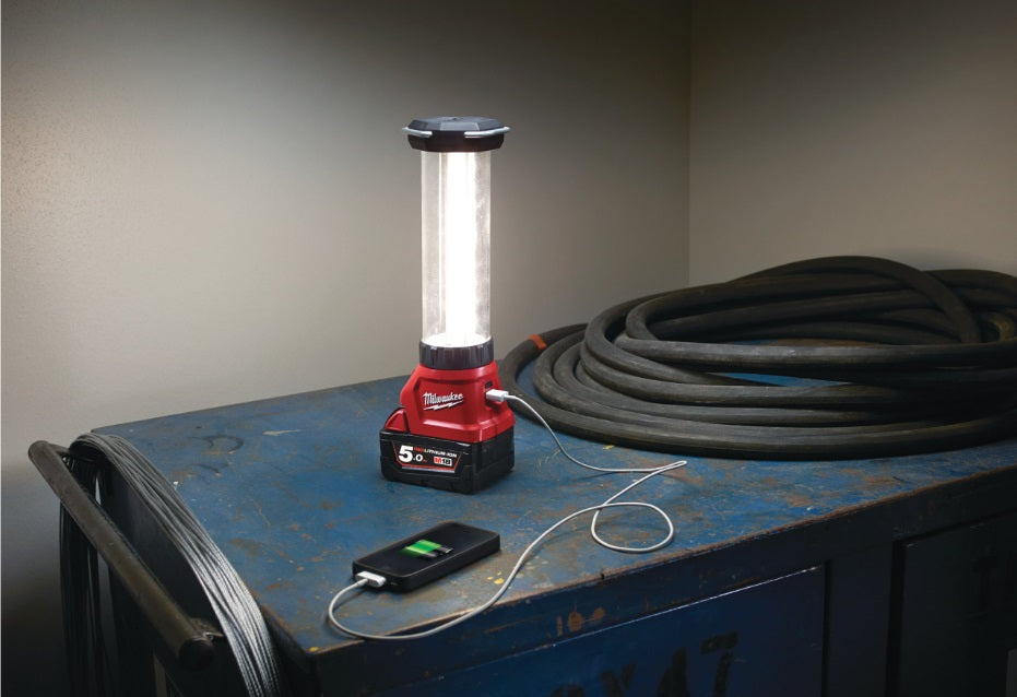 Faro a lanterna M18 4932430563 Milwaukee